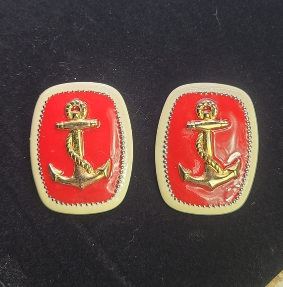 Vintage enamel earrings gold and tan color boat anchor detail - Picture 4 of 10